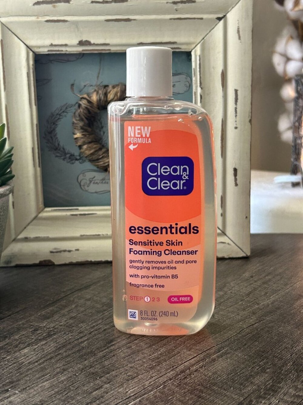 Clean & Clear Essentials Sensitive Skin Foaming Cleanser 8 fl oz | Oil‑Free Face